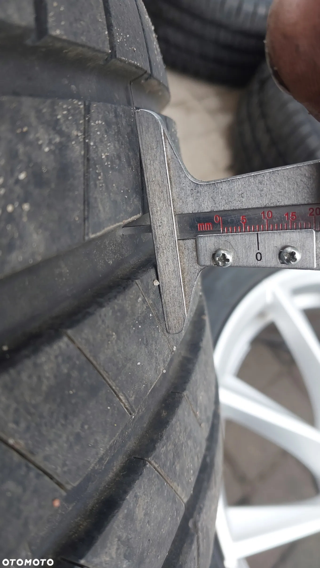 Para opon letnich  Firestone Roadhawk 2 255/40 R19 100Y 24r - 4