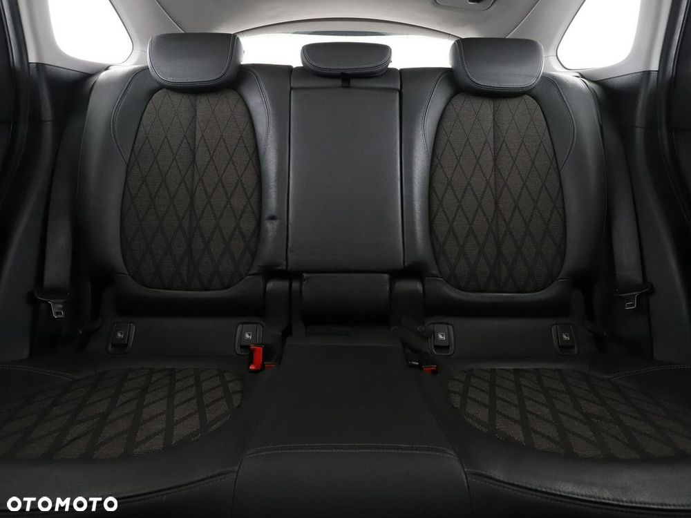 BMW X1 sDrive20i GPF xLine - 19