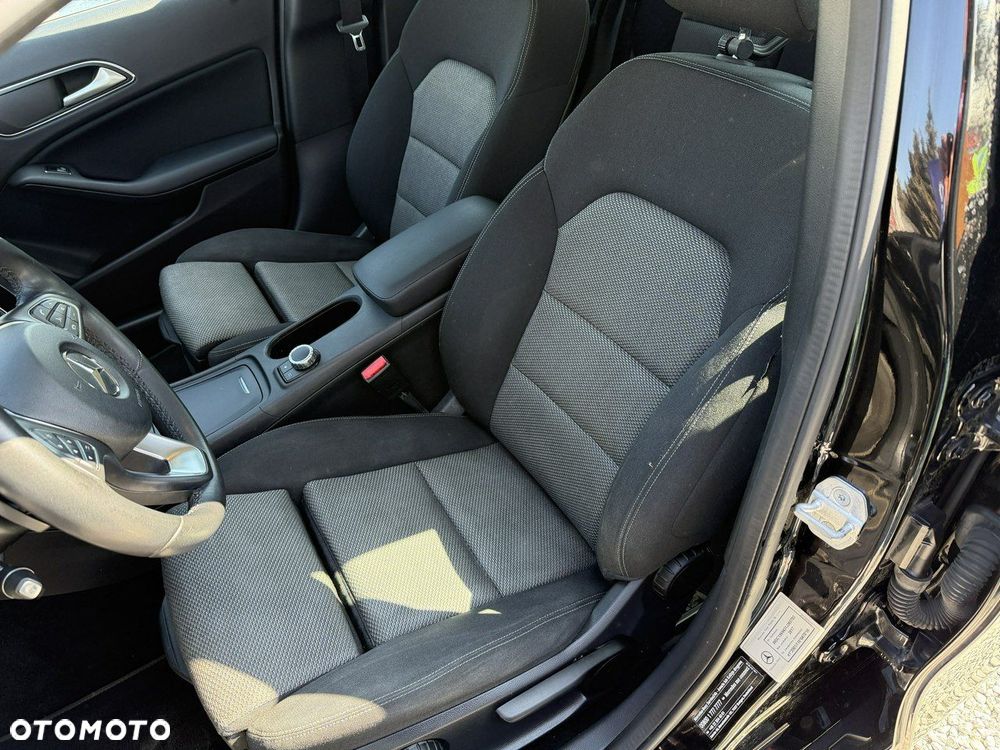 Mercedes-Benz GLA 200 7G-DCT Style - 13