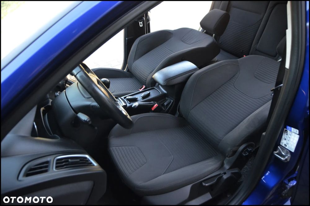 Ford Focus - 32