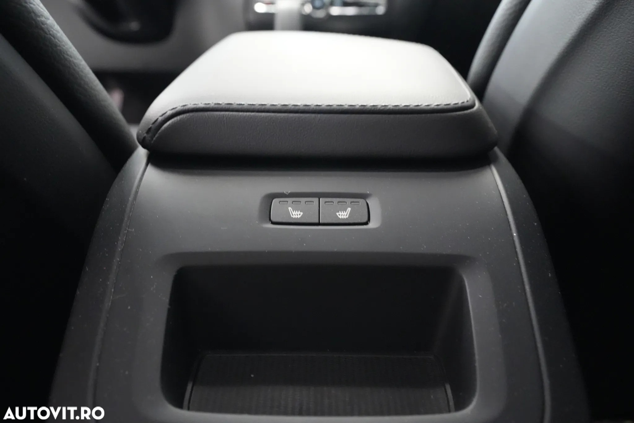 Volvo XC 60 B4 B Plus Dark - 10