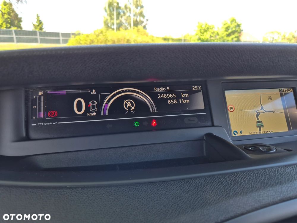 Renault Scenic Energy dCi 110 S&S Xmod Paris - 32