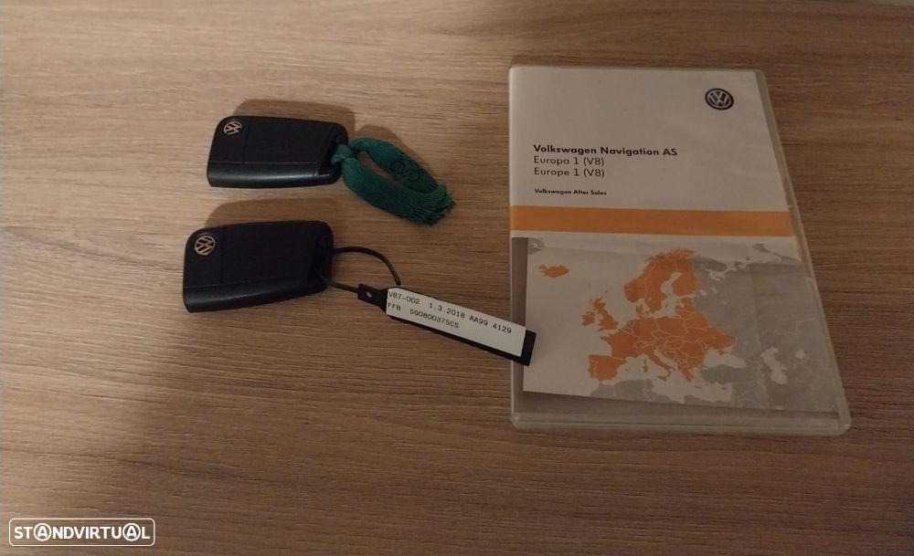 VW Golf Variant 1.6 TDi Highline DSG - 15