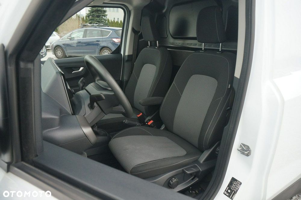 Ford Transit Courier - 14