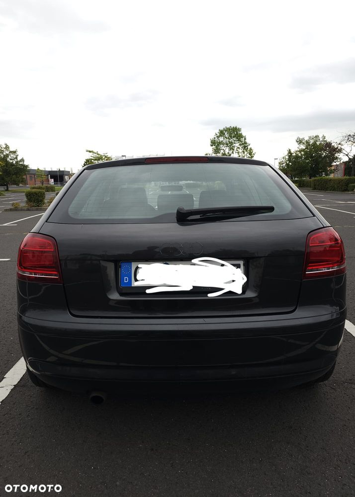 Audi A3 3-drzwiowe 1.6 Attraction - 3