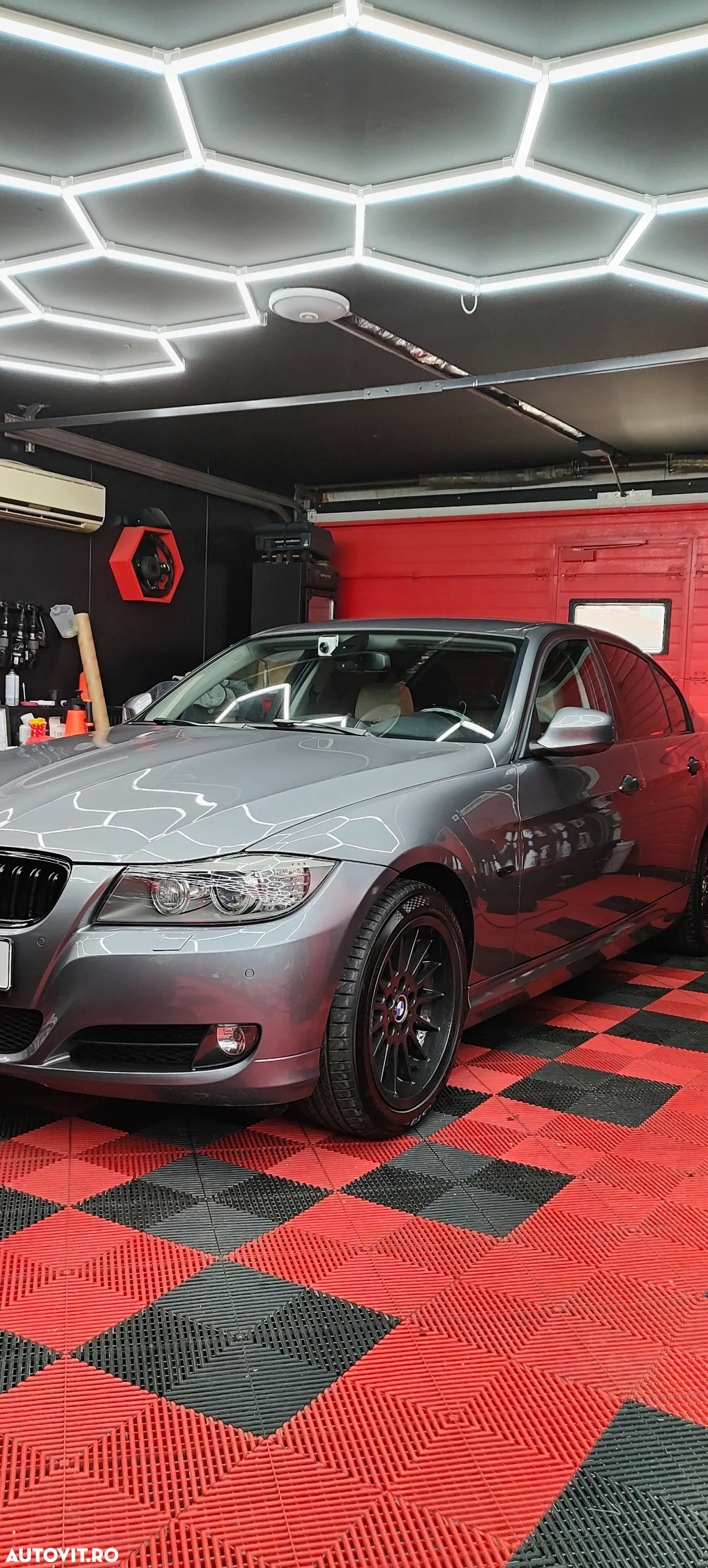 BMW Seria 3 320i - 14