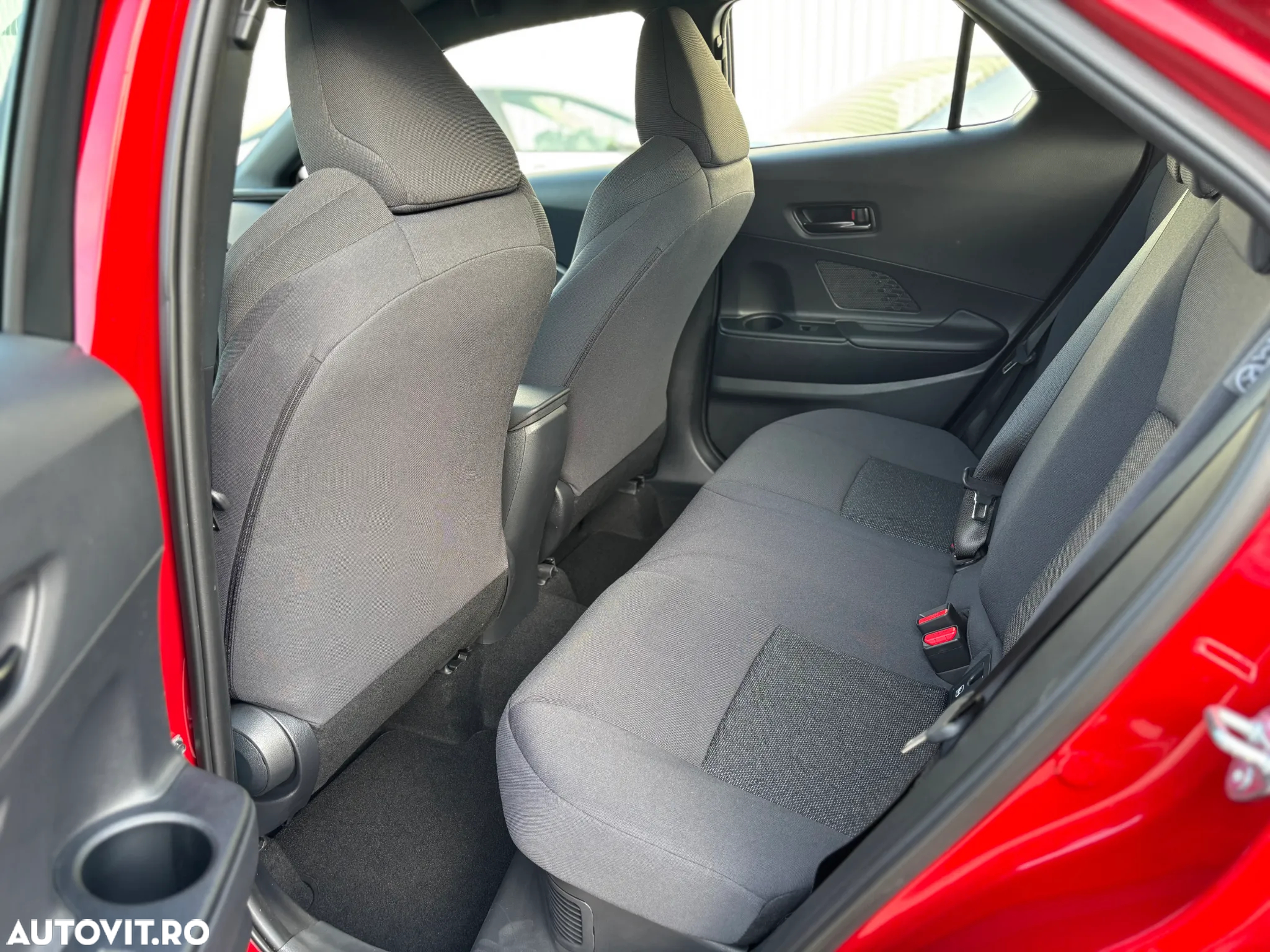 Toyota C-HR - 12