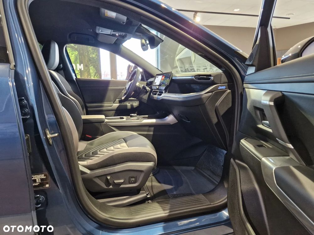 Jeep Compass 1.2 T3 mHEV First Edition FWD DCT - 29