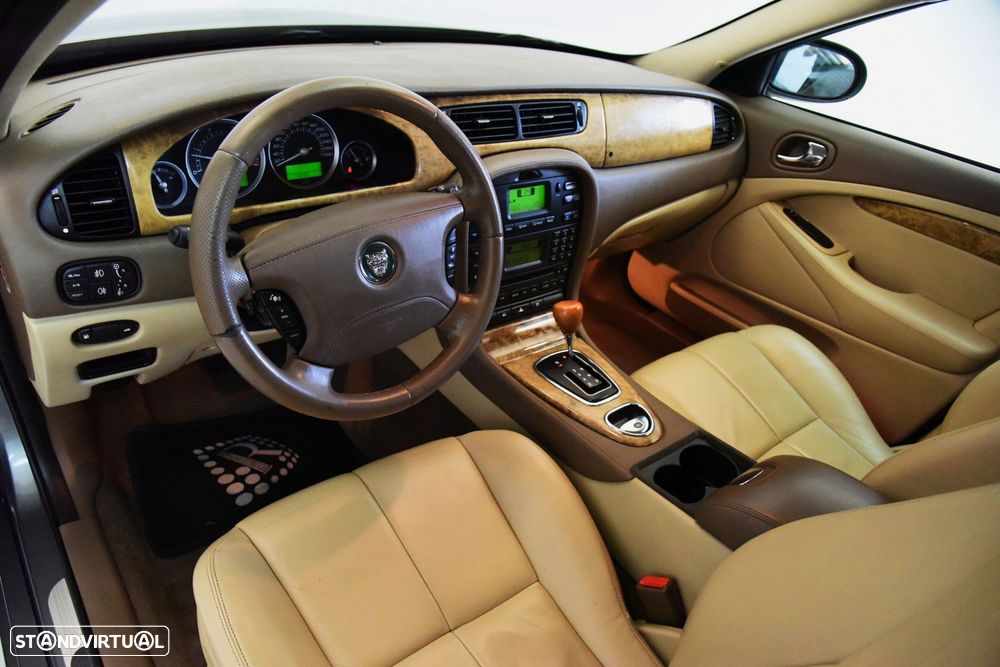 Jaguar S-Type 2.7 D V6 Executive Auto. - 21