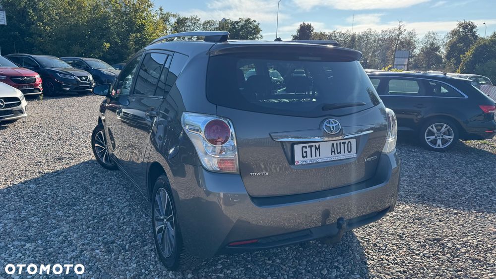 Toyota Verso 1.8 Premium EU5 7os - 9