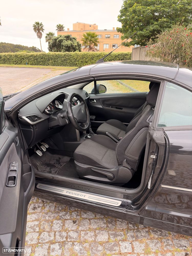 Peugeot 207 CC 1.6 HDi FAP - 11