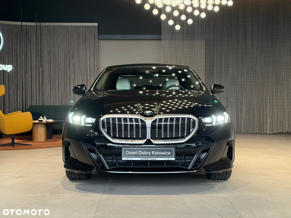 BMW Seria 5 520i mHEV M Sport - 6