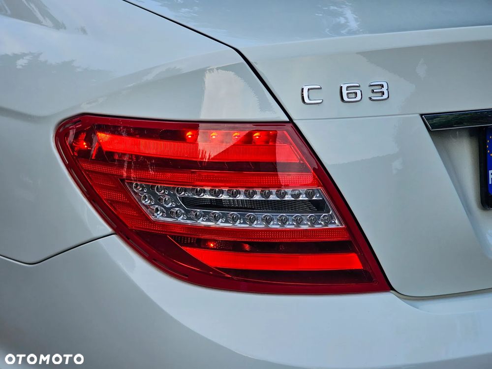 Mercedes-Benz Klasa C 63 AMG 7G-TRONIC - 8