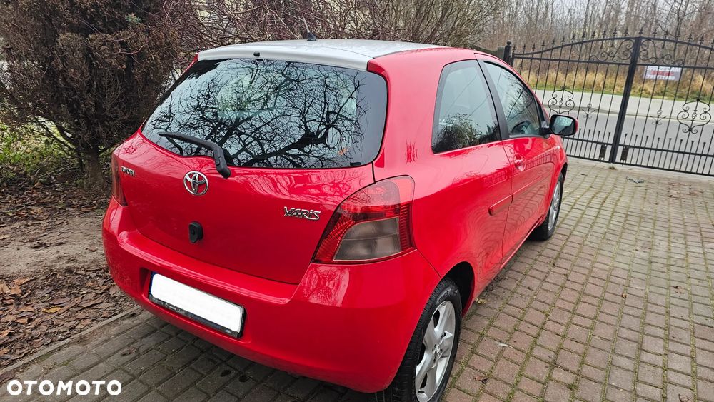 Toyota Yaris - 10