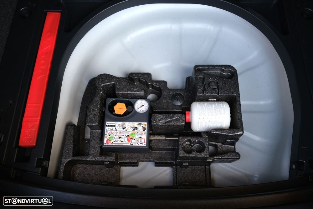 Volvo V40 2.0 D2 Momentum - 35