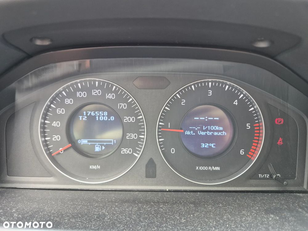 Volvo V70 D3 Momentum - 5