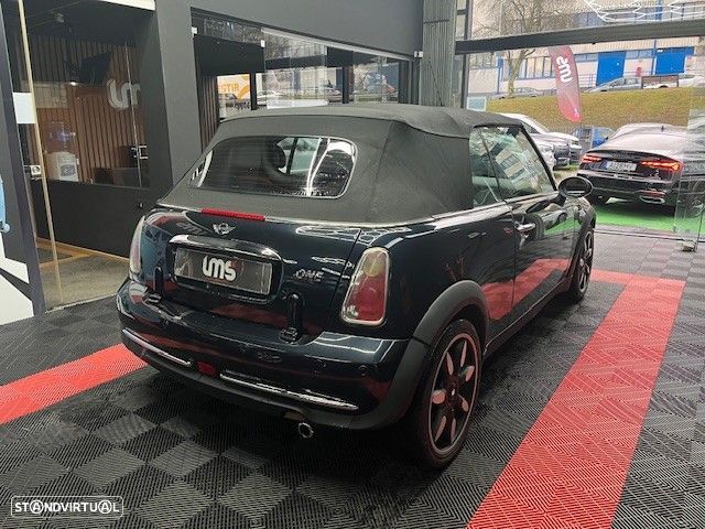 MINI Cabrio One Sidewalk - 6