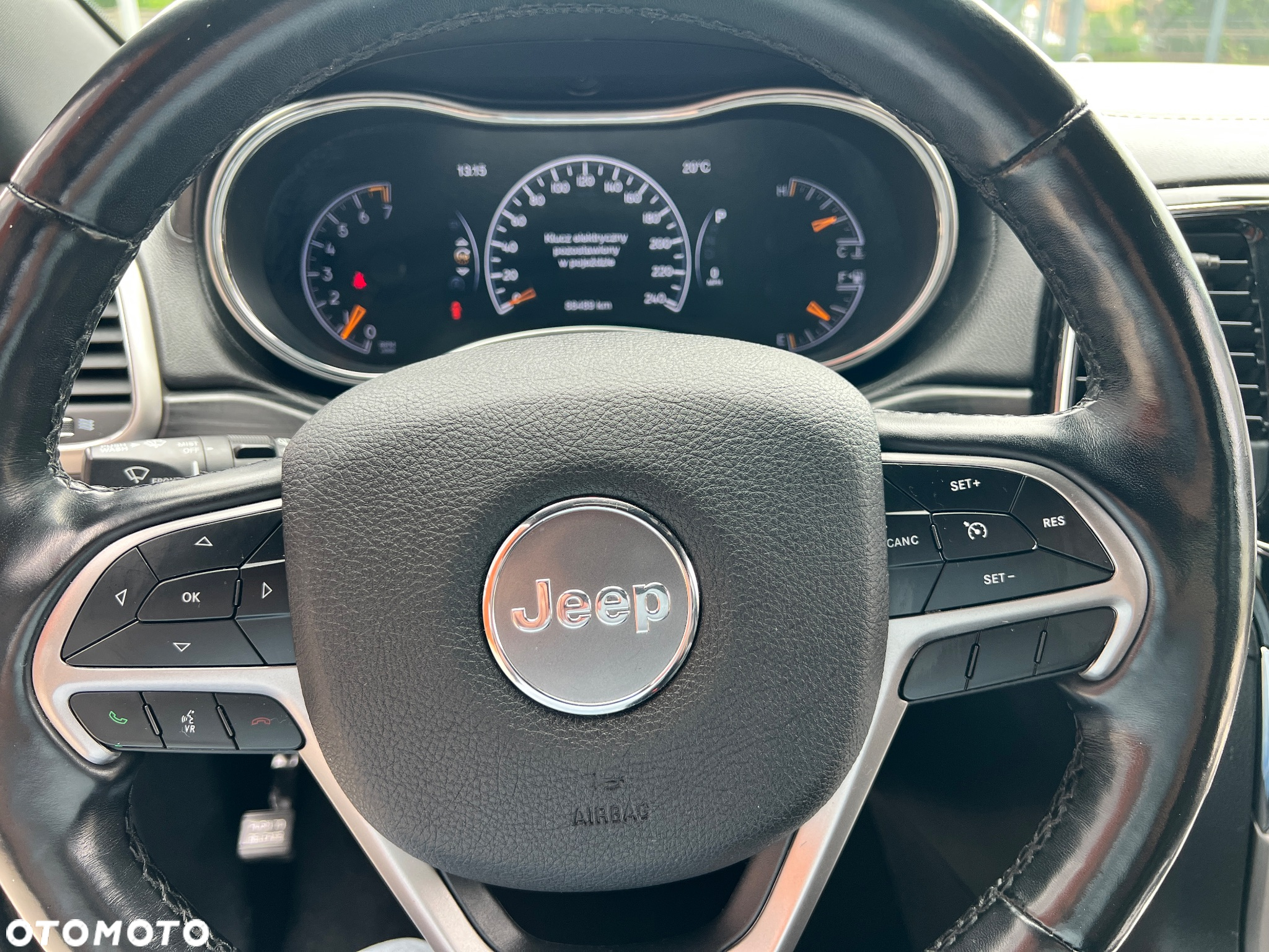Jeep Grand Cherokee - 22