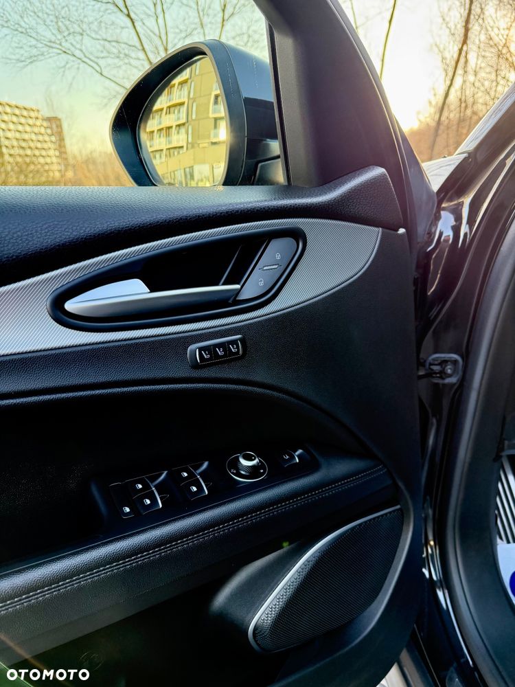 Alfa Romeo Stelvio - 18