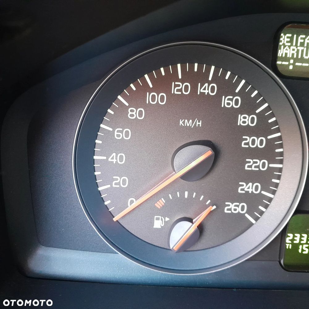 Volvo V50 D2 R-Design - 13