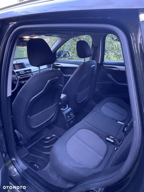 BMW X1 sDrive18i - 11