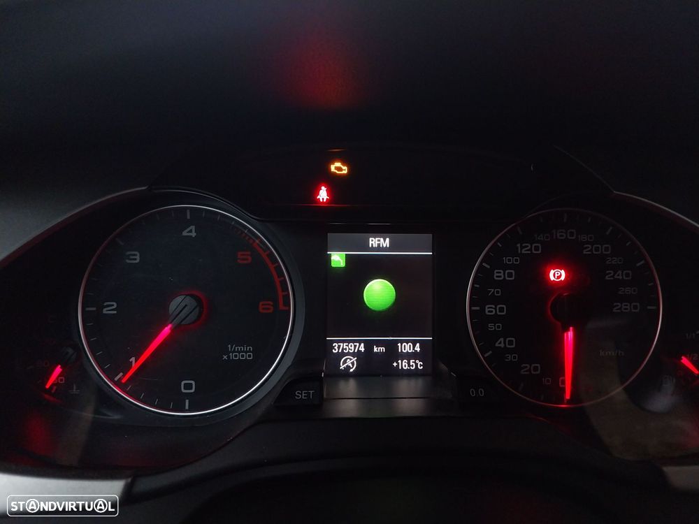 Audi A4 Avant 2.0 TDI Advance - 6