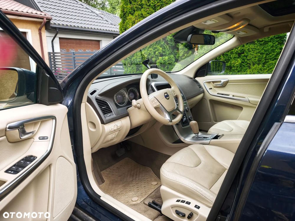 Volvo XC 60 T6 AWD Momentum - 11