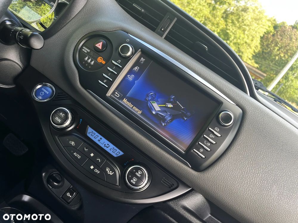 Toyota Yaris ver-hybrid-1-5-comfort - 24