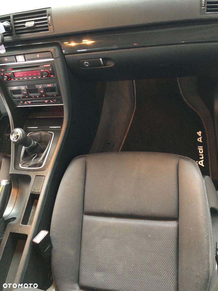 Audi A4 Limousine - 25