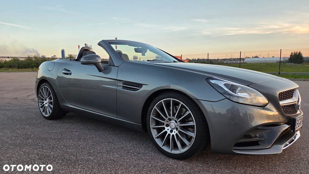 Mercedes-Benz SLC 300 9G-TRONIC - 2