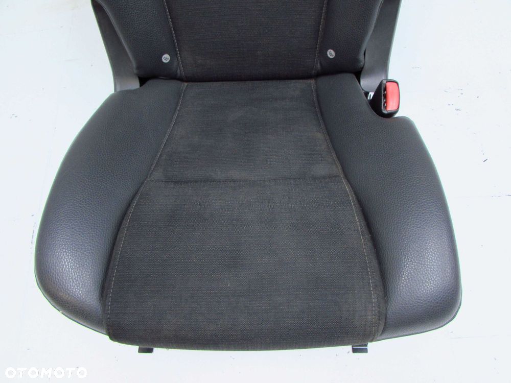 VOLVO XC90 FOTEL SIEDZENIE TYL PRAWY MATERIAL II RZAD ISOFIX 02-14 - 5