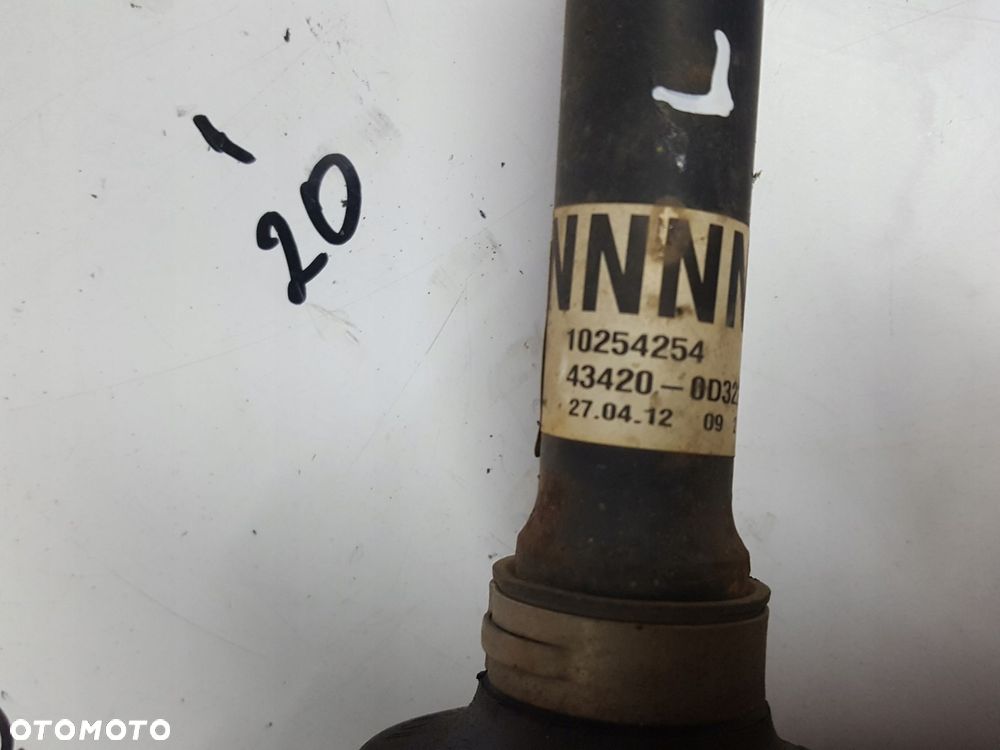 TOYOTA YARIS III 3 11-17r 1.3 B PÓŁOŚ LEWA PRZÓD MANUAL - 4