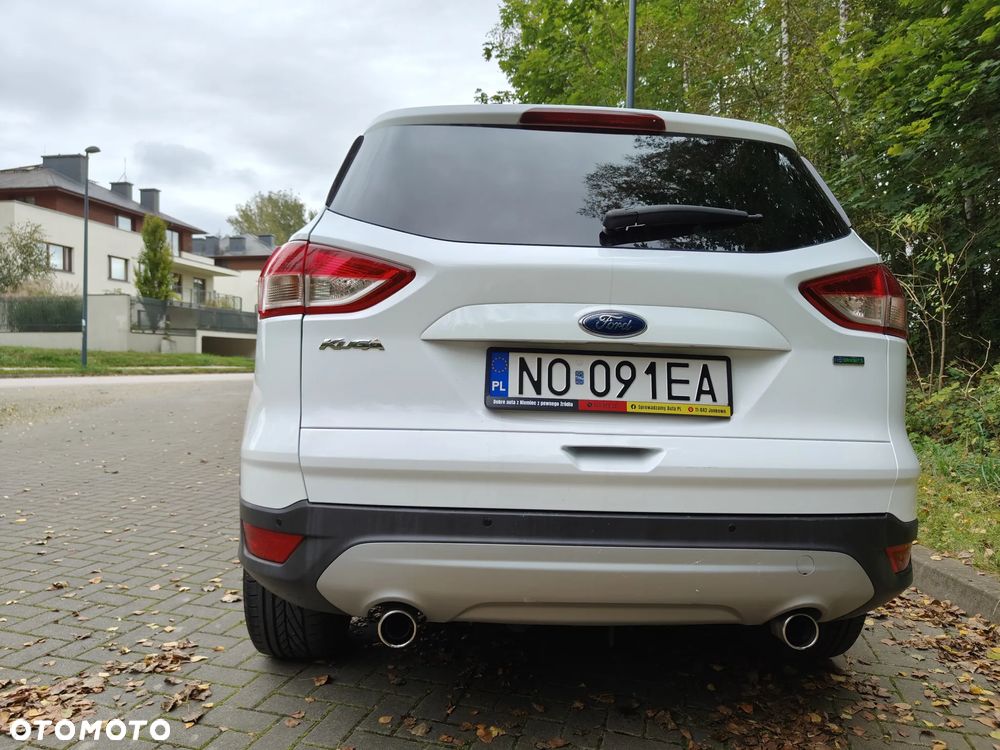Ford Kuga 1.6 EcoBoost 2x4 Titanium - 9