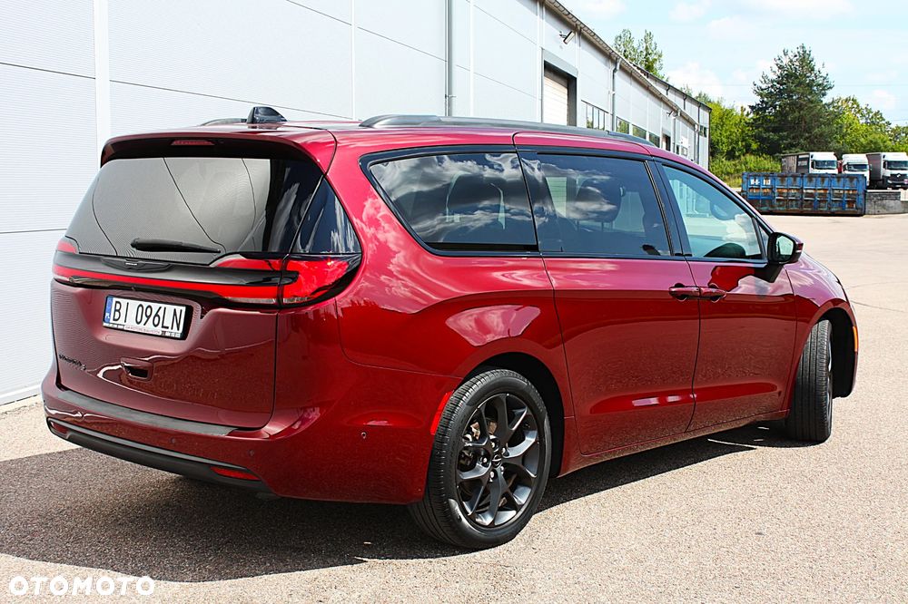 Chrysler Pacifica - 9