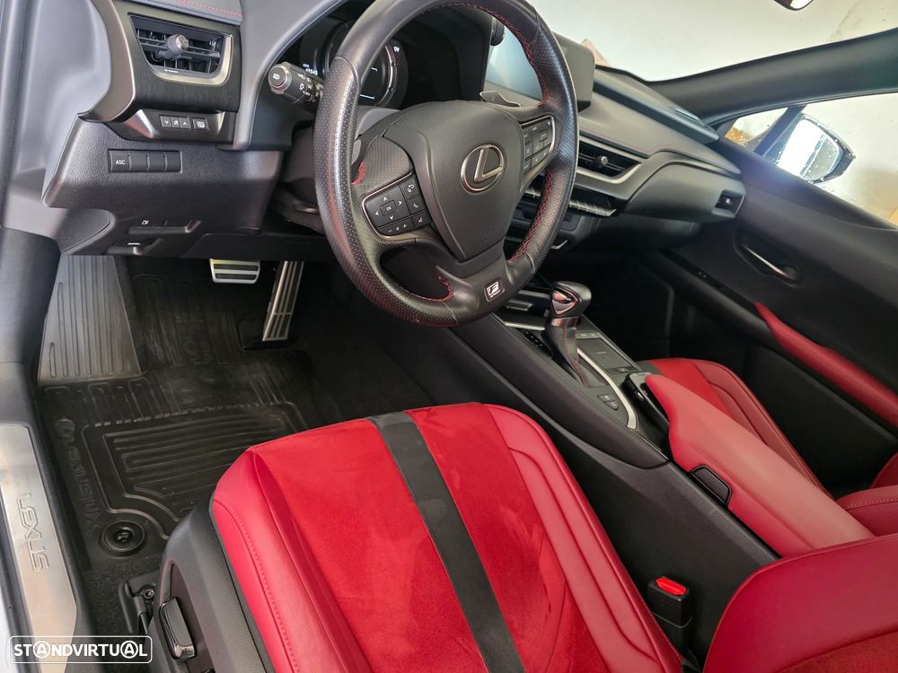 Lexus UX 250h F Sport - 6