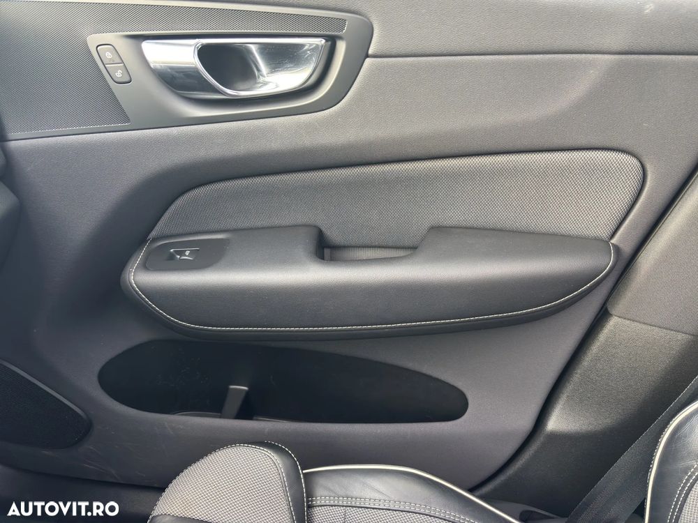 Volvo XC 60 T8 Twin Engine AWD R-Design - 18