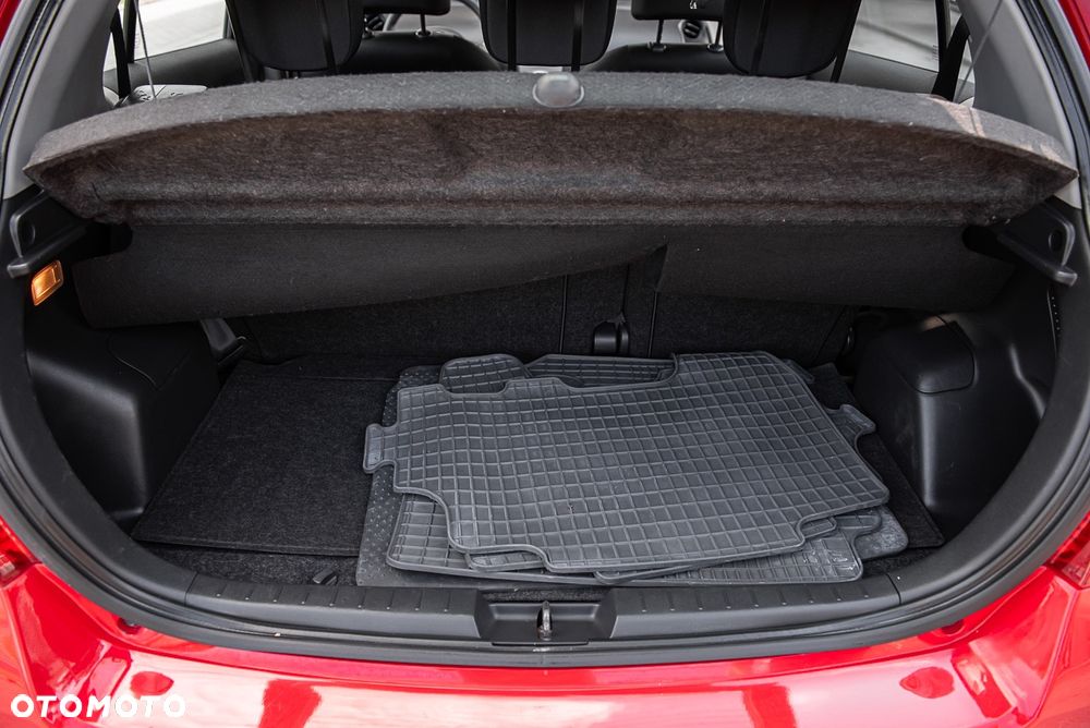 Toyota Yaris 1.4 D-4D Sol - 22