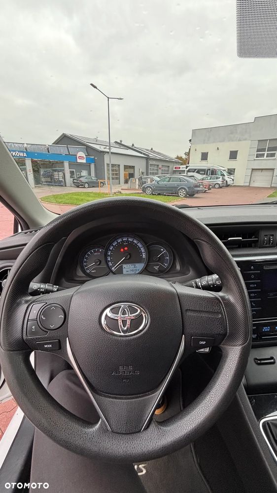 Toyota Auris 1.6 Active - 9