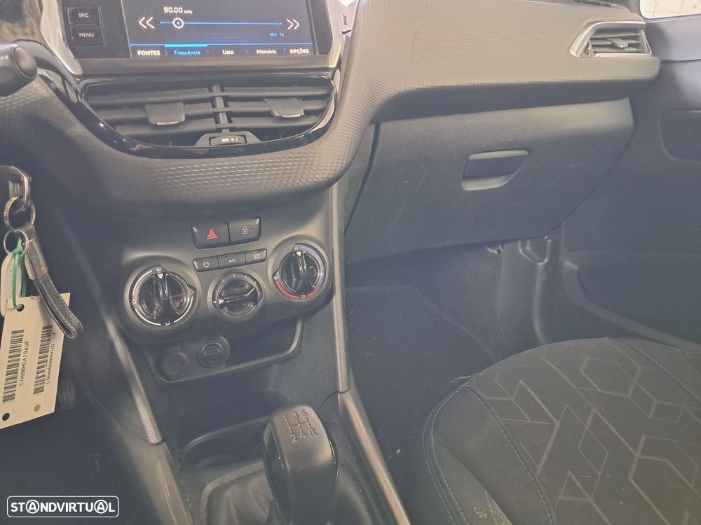 Peugeot 2008 1.2 PureTech Style - 7