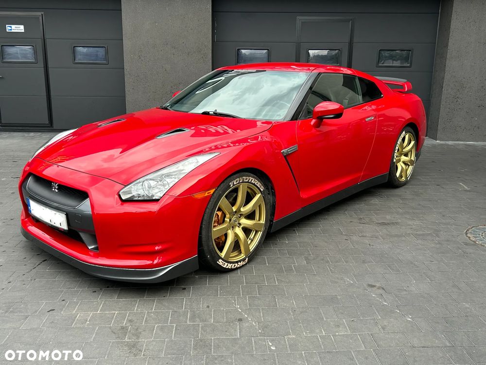 Nissan GT-R - 4