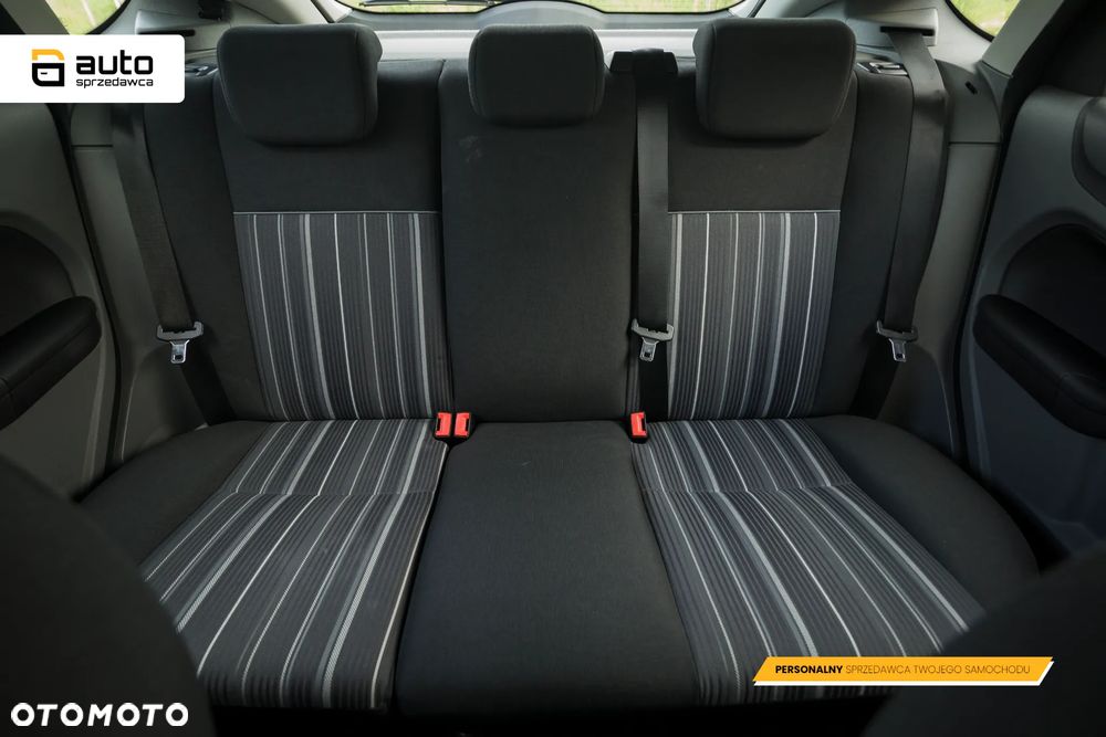 Ford Focus 1.6 Trend - 40