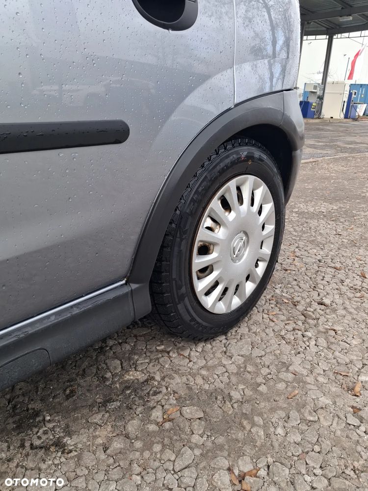 Opel Corsa 1.4 16V Enjoy - 7