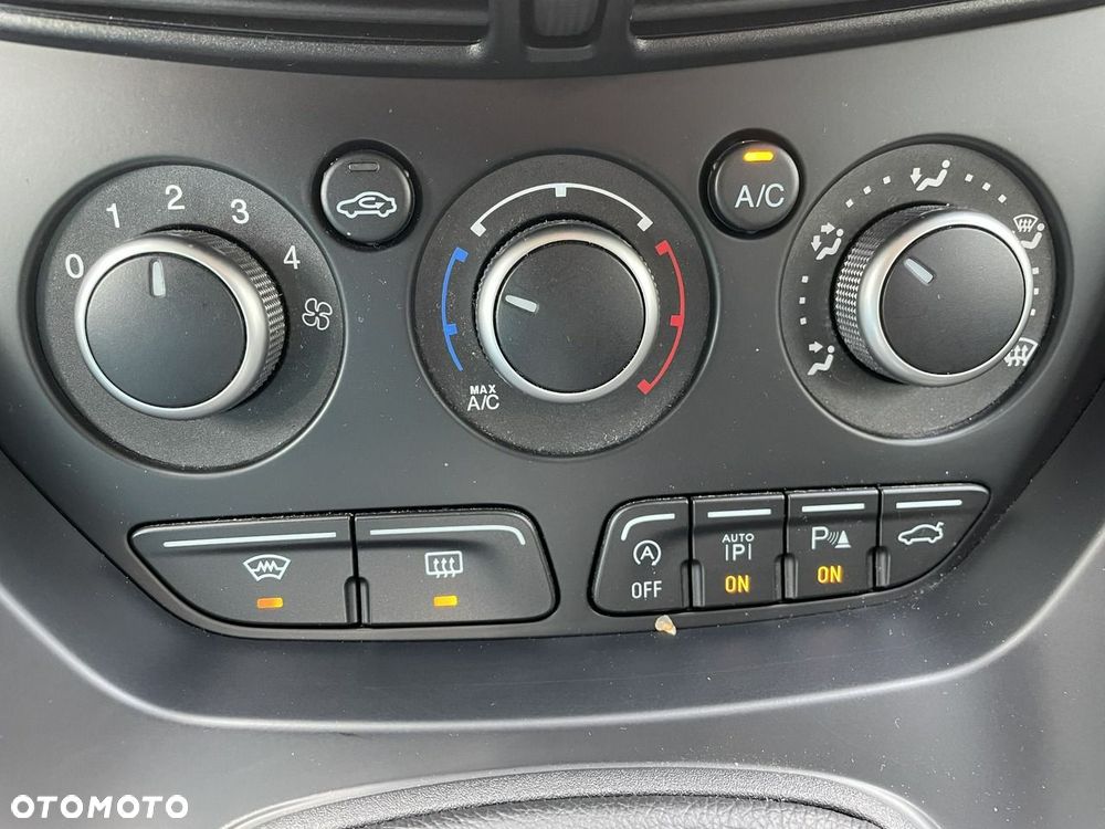 Ford Kuga 1.5 EcoBoost 2x4 ST-Line - 11