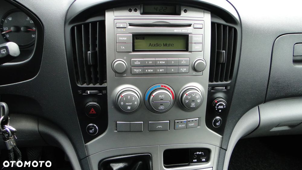 Hyundai H-1 Starex - 16