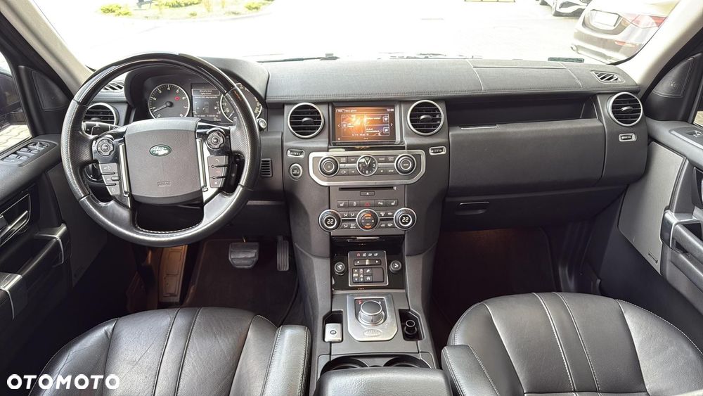 Land Rover Defender - 16