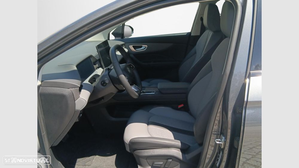 MG MG4 64 kWh Luxury - 11