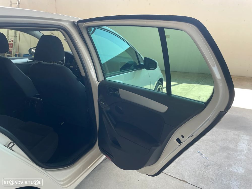 VW Golf 2.0 TDi DPF Style - 16