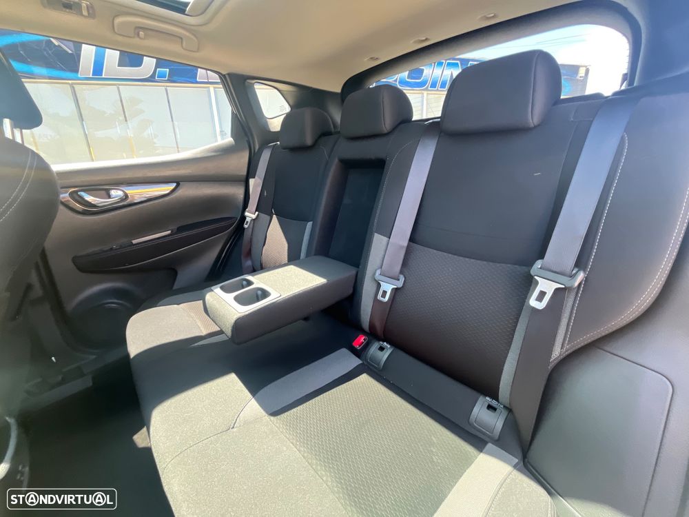 Nissan Qashqai 1.3 DIG-T N-Connecta J18 - 44