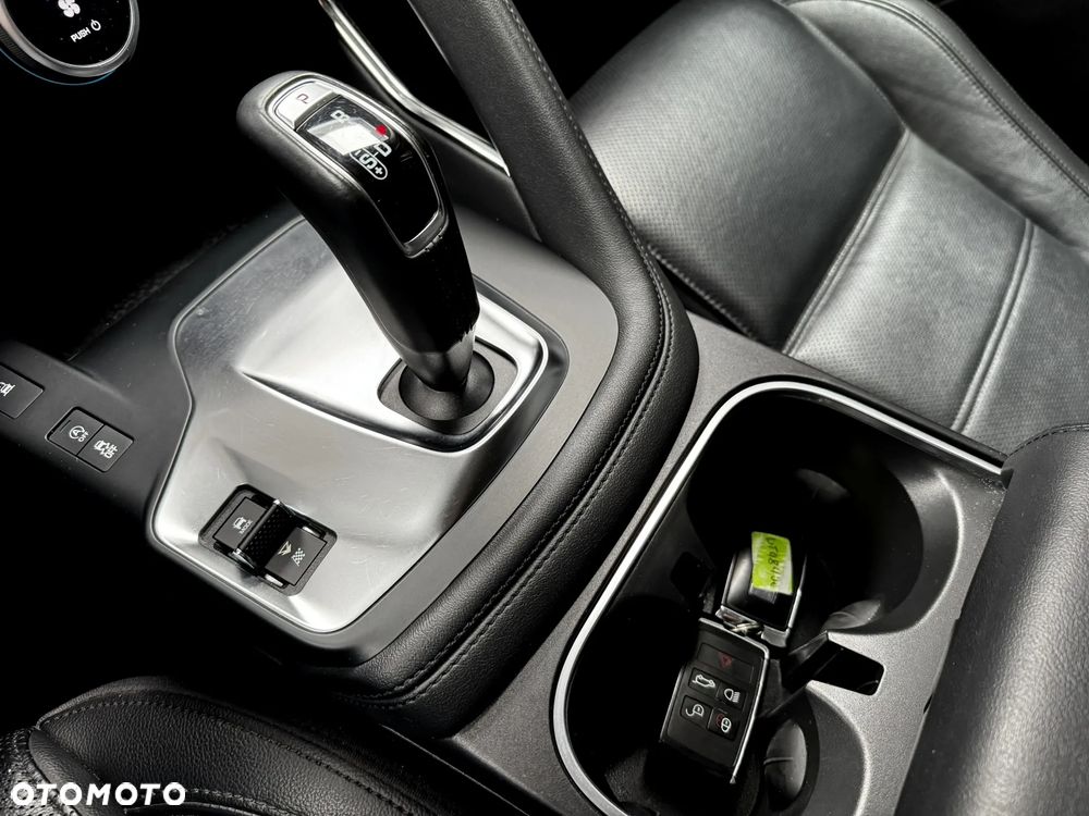 Jaguar E-Pace 2.0 P200 mHEV AWD R-Dynamic S - 18