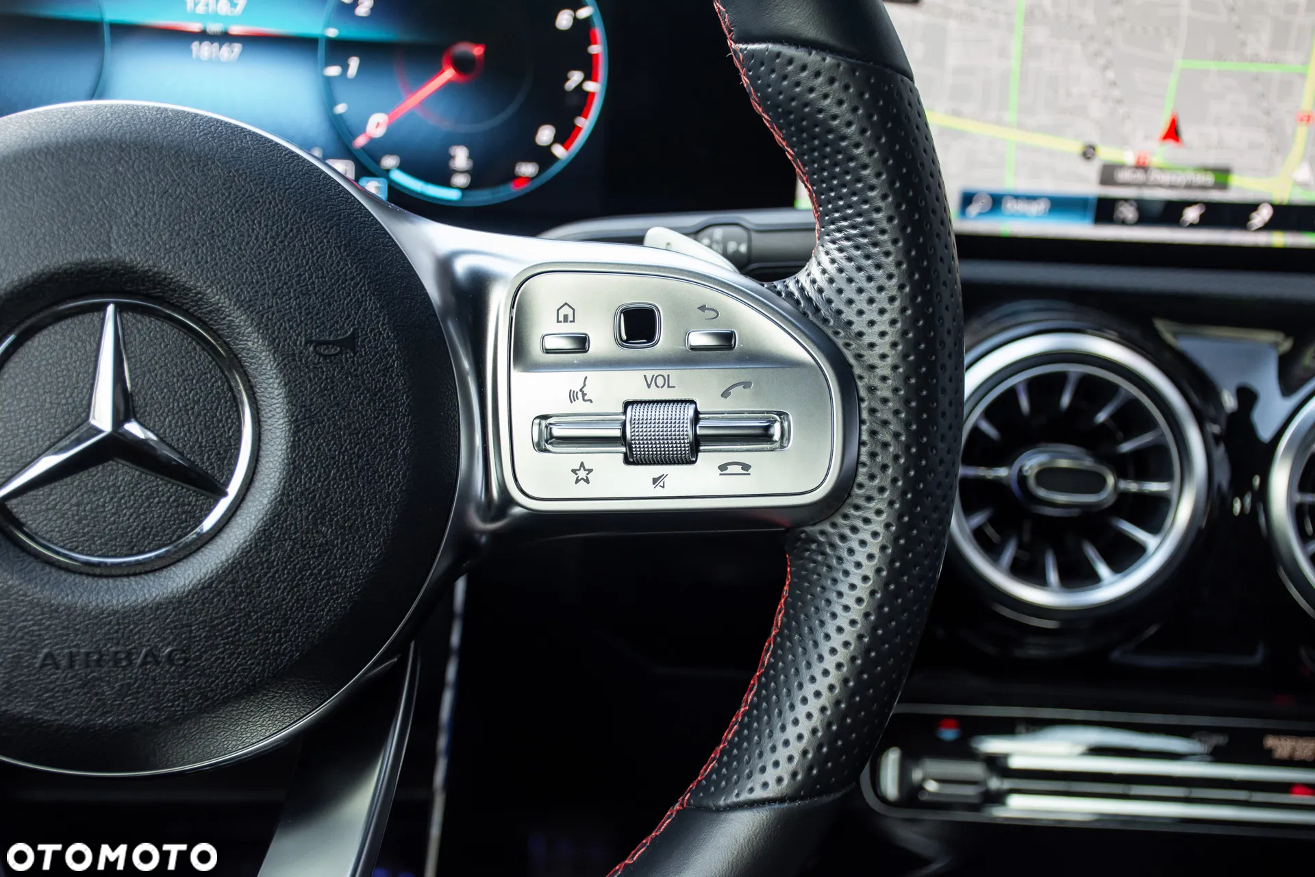 Mercedes-Benz CLA 180 AMG Line 7G-DCT - 33